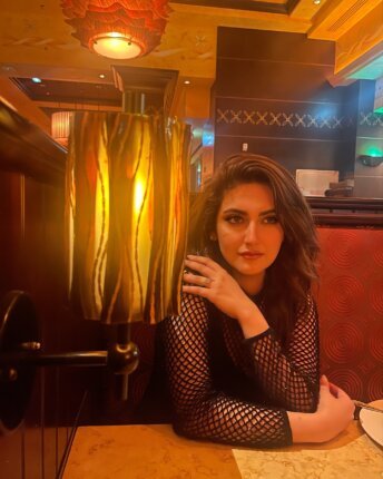 Hiba Bukhari in Restaurant