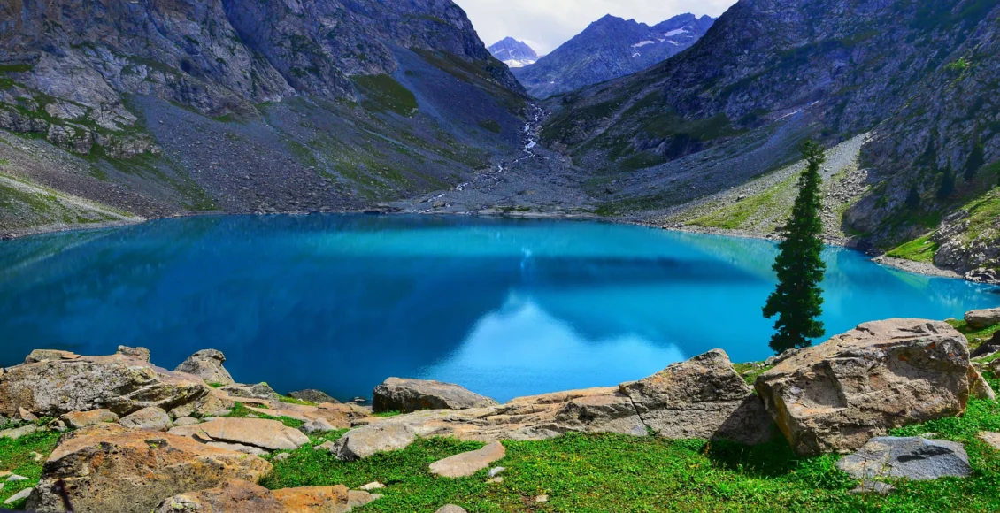 Tourist Entry Fee Enforced in Naran, Kaghan, and Saif-ul-Malook to Manage Rising Visitor Traffic