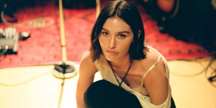 Popstar Gracie Abrams turns 26, fans flood her with love